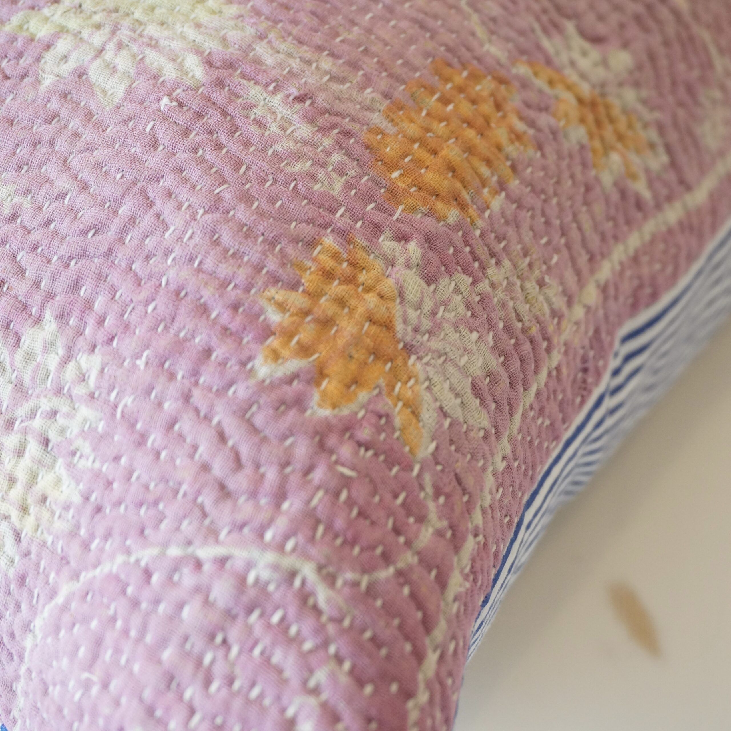 Coussin en kantha N°120** Claire Beaugrand