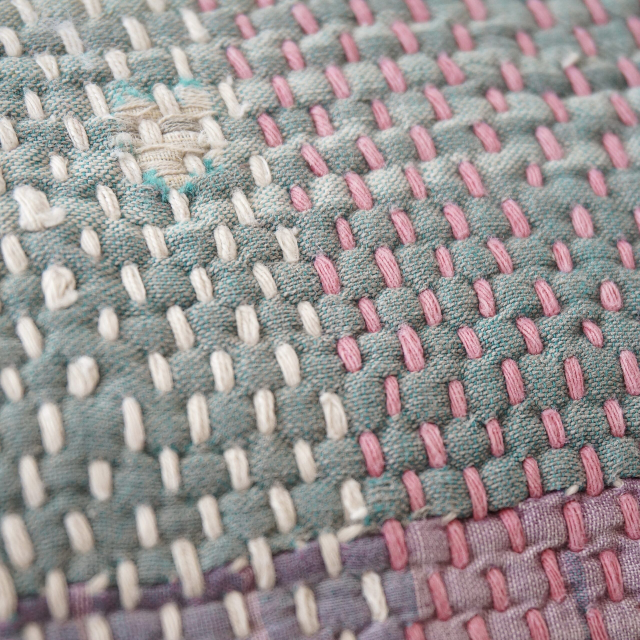 Coussin en kantha N°123d Claire Beaugrand