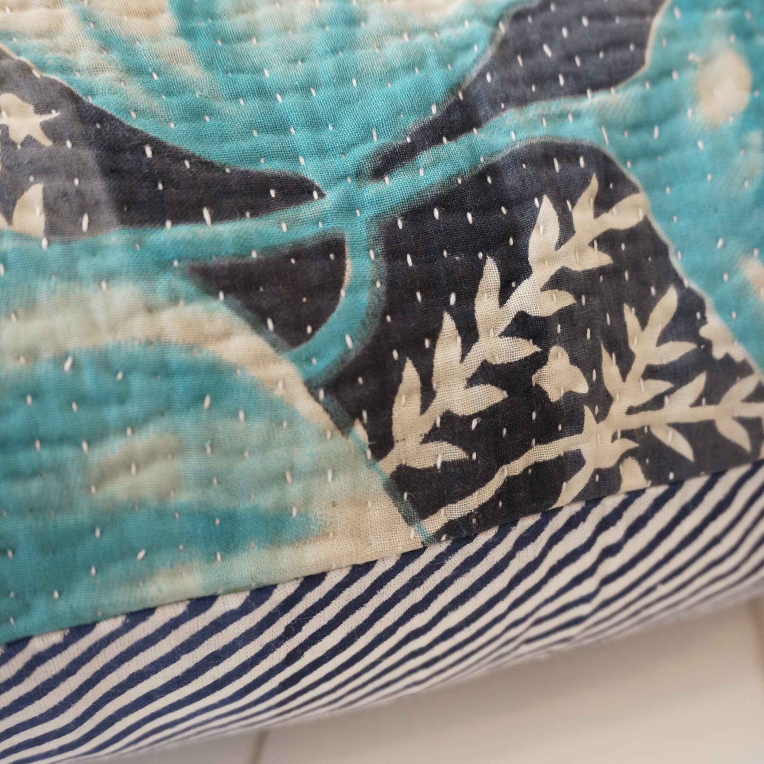 Coussin en kantha N°136e Claire Beaugrand